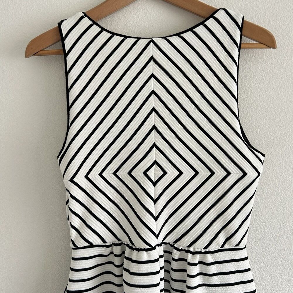 Anthropologie Maeve Mitred Diamond Stripe Dress Pleated FIt+Flare Pockets Size 8 - Picture 6 of 16